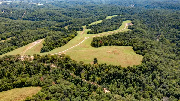 000 Neon Sky DR, Pineville, MO 64856