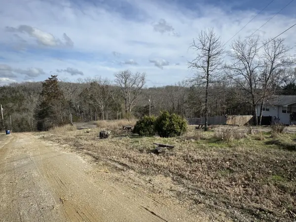 000 Cedarwood, Merriam Woods, MO 65740