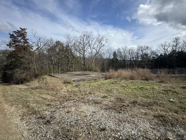 000 Cedarwood, Merriam Woods, MO 65740