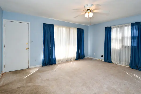 1825 S Weaver AVE, Springfield, MO 65807