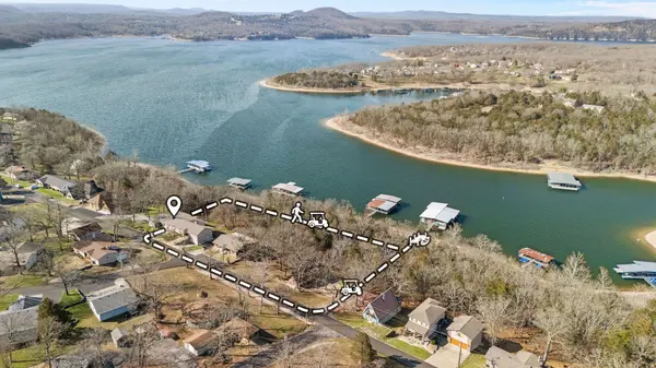 257 Elm Point LN, Kimberling City, MO 65686
