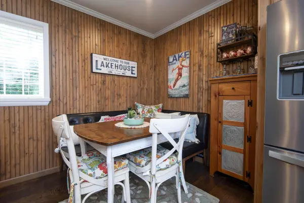 14 Little Creek LN, Kimberling City, MO 65686