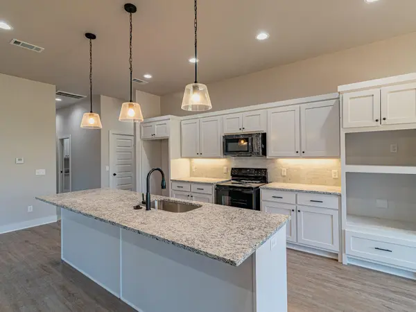 72 Lob Lob LN, Jane, MO 64856