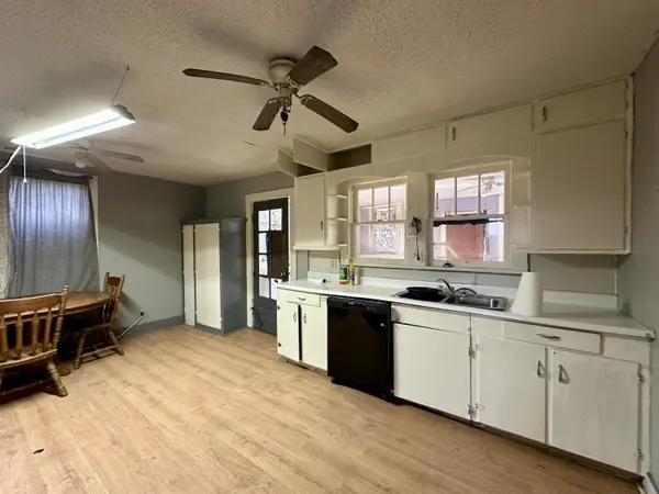 408 Walnut ST, West Plains, MO 65775
