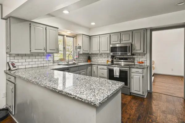 1455 S Oakmont AVE, Springfield, MO 65809
