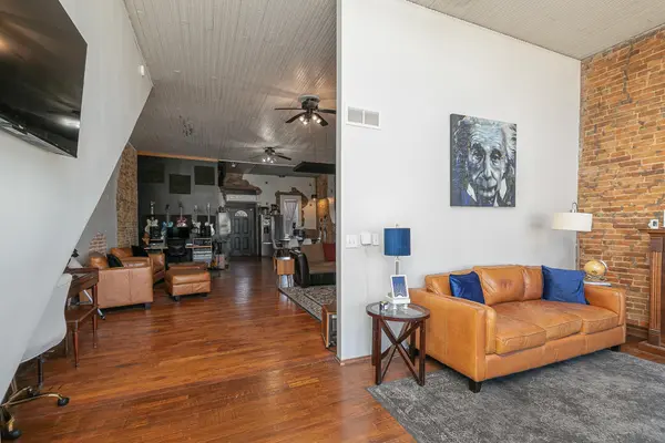 207 W Main ST, Ash Grove, MO 65604