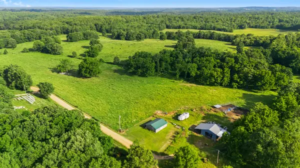 1499 County Road 380, Koshkonong, MO 65692