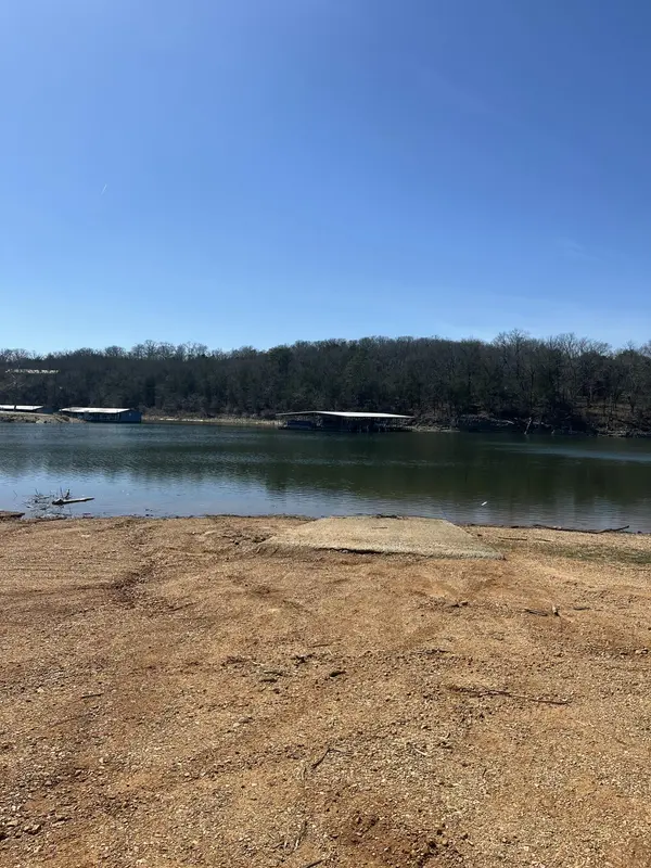 27601 Bramble LN, Golden, MO 65658