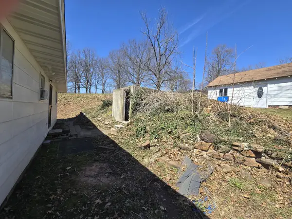 603 W 1st ST, Cassville, MO 65625