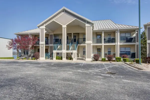 215 Lower Emerald Bay Circle #8, Hollister, MO 65672