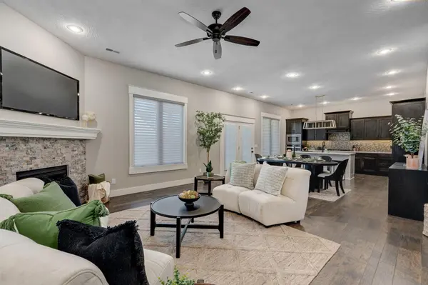 1301 S Amber Ridge DR, Nixa, MO 65714