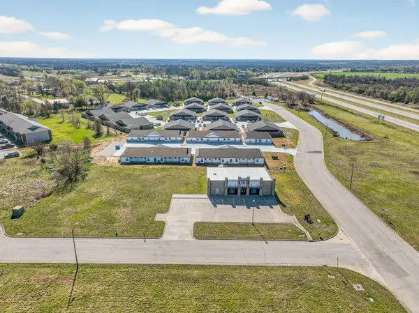 500 Peachtree DR, Carthage, MO 64836