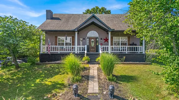 105 Pennycuick DR, Mountain View, MO 65548