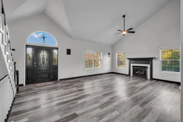 105 Pennycuick DR, Mountain View, MO 65548