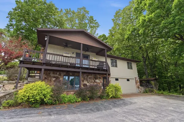 51 Stonemont RD, Blue Eye, MO 65611