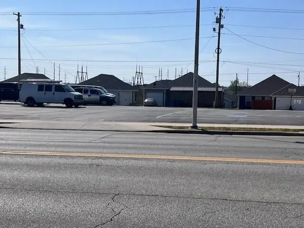 2412 S Main ST, Joplin, MO 64804