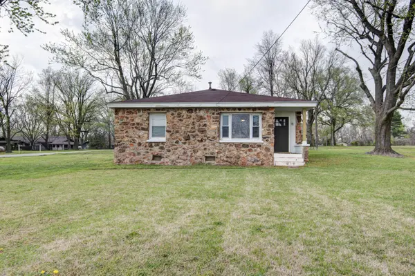 4982 S Douglas DR, Republic, MO 65738