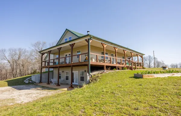 16032 Farm Road 1212, Aurora, MO 65605