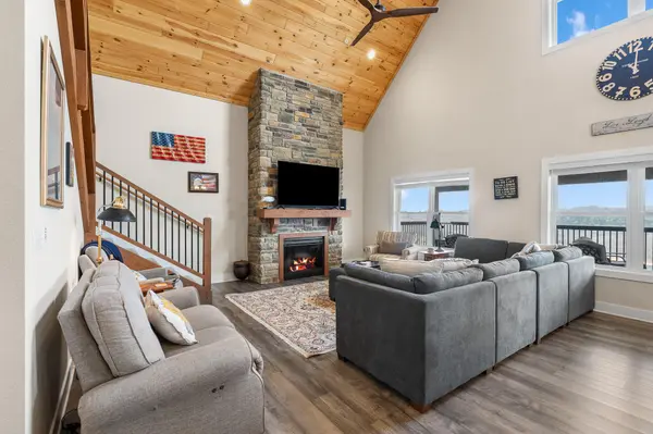 227 Songbird CIR #10, Indian Point, MO 65616