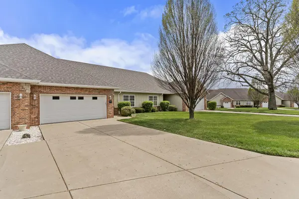 1398 N Sandy Creek CIR #4, Nixa, MO 65714