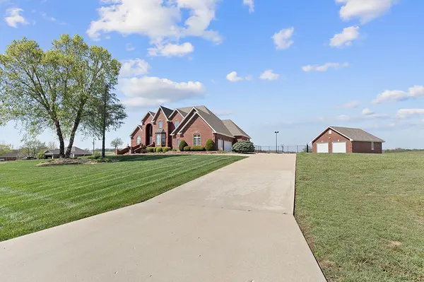 7479 W Persimmon CT, Willard, MO 65781