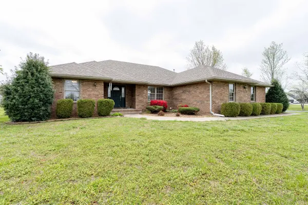 7914 W Farm Road 124, Springfield, MO 65802