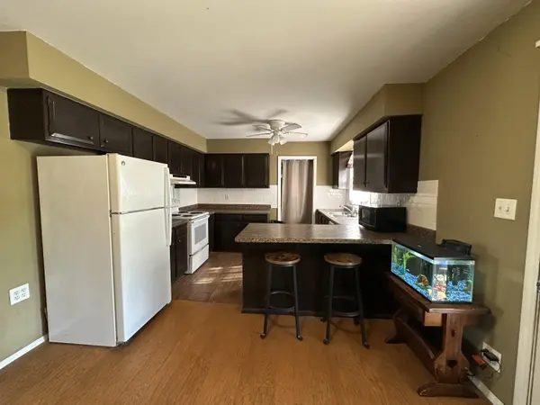 23 Preston ST, Greenfield, MO 65661