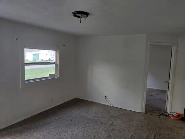 1400 W Catalpa ST, Springfield, MO 65807