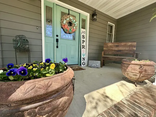 1729 N Pine ST, Marshfield, MO 65706