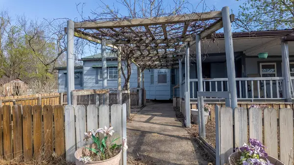 1079 Ff HWY, Alton, MO 65606
