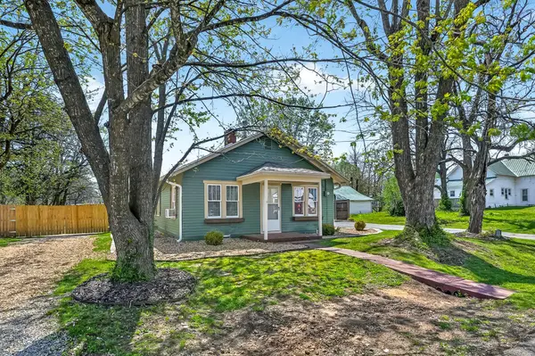310 W Lawrence ST, Marionville, MO 65705