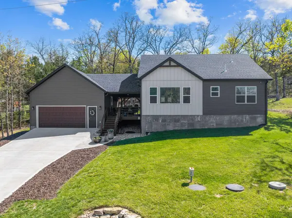32 Cave Creek LN, Lampe, MO 65681
