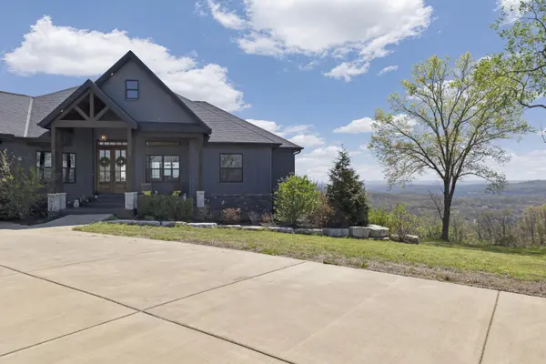 226 Chalcedony CT, Branson West, MO 65737