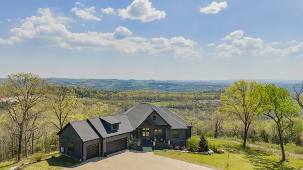 226 Chalcedony CT, Branson West, MO 65737