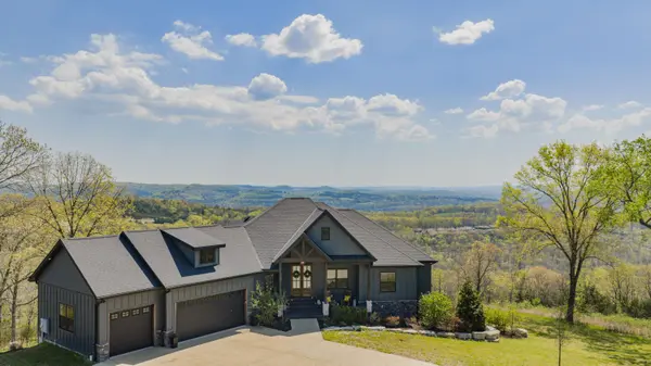 226 Chalcedony CT, Branson West, MO 65737