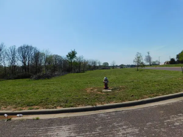 000 Wellington AVE, Monett, MO 65708