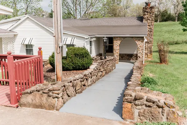 5423 S 226th RD, Pleasant Hope, MO 65725