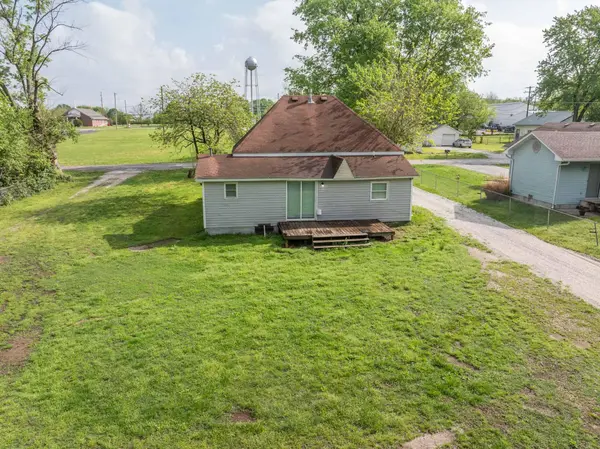 200 W Robberson ST, Willard, MO 65781
