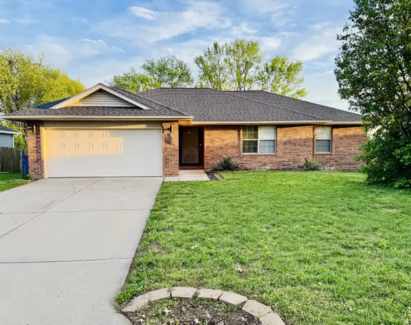 142 W Trail Point DR, Nixa, MO 65714