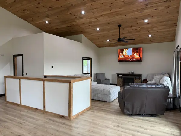 12205 Weber RD, Plato, MO 65552
