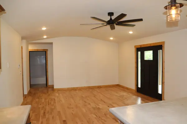 204 W High ST, Mansfield, MO 65704