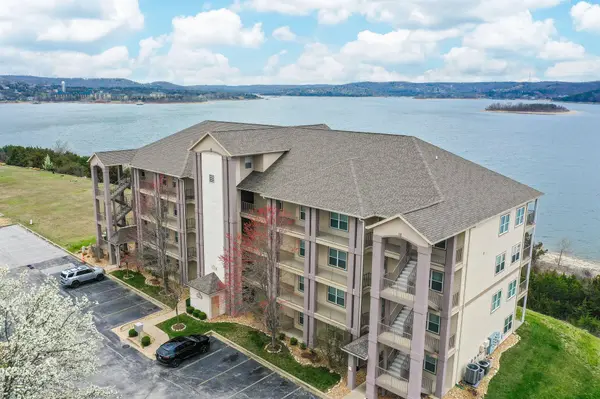 730 Emerald Pointe Drive #235, Hollister, MO 65672