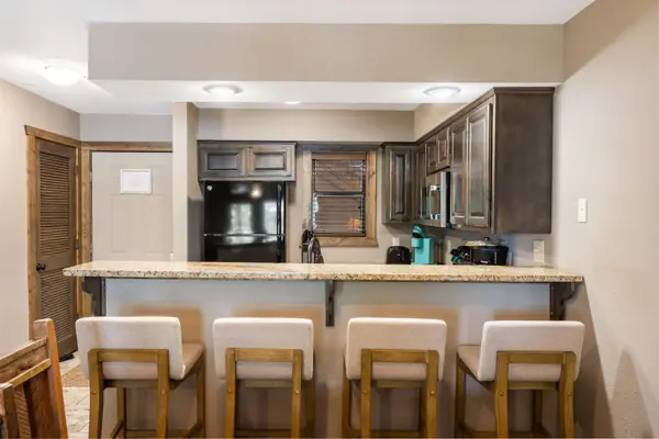 429 E Chinquapin CIR #504, Indian Point, MO 65616