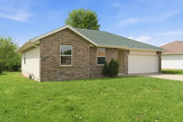 4432 W Huckleberry ST, Springfield, MO 65802