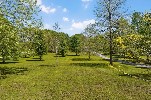 1250 S Farm Road 205, Springfield, MO 65809