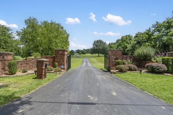 4671 E Beaux Creek LN, Springfield, MO 65809