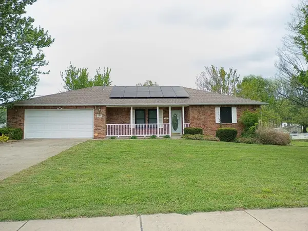 307 E Commercial ST, Pierce City, MO 65723