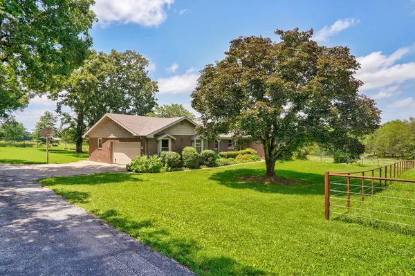4789 S Farm Road 193, Rogersville, MO 65742