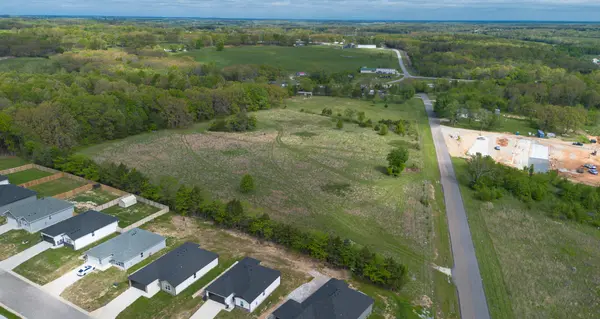 000 N Buffalo ST, Marshfield, MO 65706