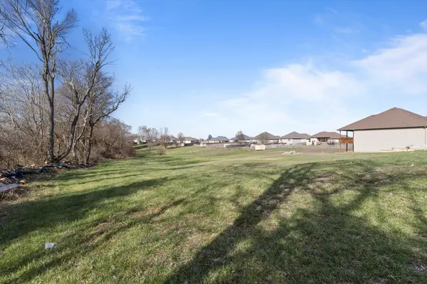 3467 W Hestand ST, Springfield, MO 65803